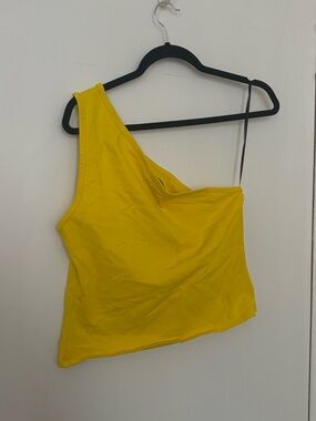 Callipygian Yellow One Shoulder Top